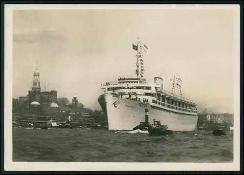 Foto AK - Hamburg Seehafen - KdF-Schiff Wilhelm Gustloff - bei der Ausreise Elbe