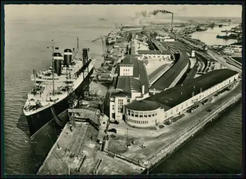 Foto AK - Bremerhaven Columbusbahnhof Hafenvorfeld Dampfer Passagierterminal uvm
