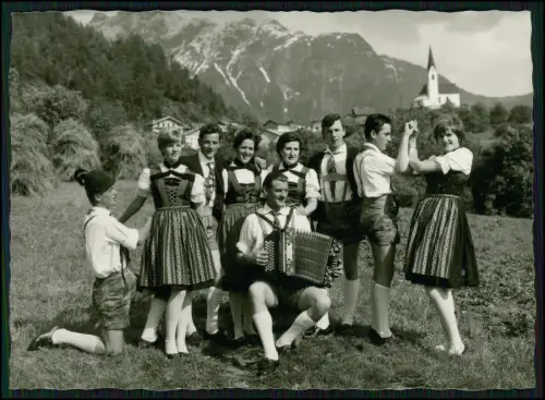Foto AK mit Stempel - Schuhplattlergruppe Acherkogler - Ötzerau Tirol Lederhose