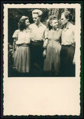 21x alte Foto - 1940er Jahre Gruppenfoto junge Frauen Männer Mode Alltag Porträt