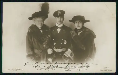 AK - Kaiserin Auguste Viktoria mit ihrem Sohn Adalbert und dessen Frau Adelheid