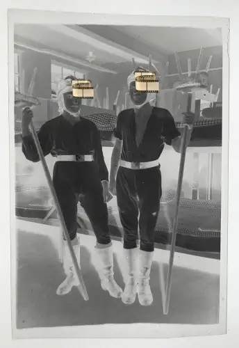 Original Negativ 6x9 cm - Motorrad Kraftfahrkorps NSKK - auf der Stube Kaserne