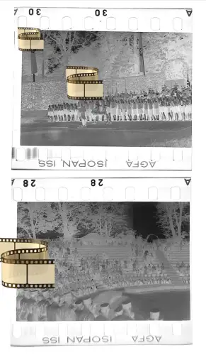 2x Original Negativ 4x3,5cm - 2.WK II Soldaten Lübeck Arena kl. Stadion Treffen