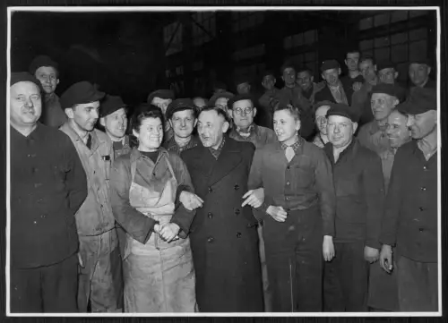 Foto A. Hoffmann 17x12cm - Stahlwerke Bochum AG SWB Jubiläumsfeier 1952 Arbeiter