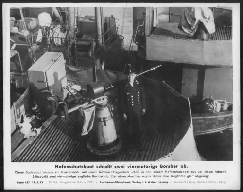 Kriegsmarine Atlantikhafen Hafenschutzboot Flak Stellung Besatzung PK Foto 1942