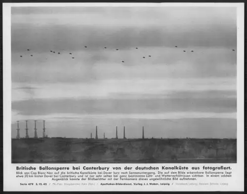 Britische Ballonsperre bei Canterbury von der deutschen Kanalküste fotografiert