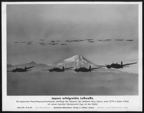 japanisches Heeresflugzeug Geschwader überfliegt Fujiyama heiligsten Berg Japans
