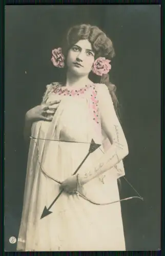 AK - Portrait junge Dame Amor Pfeil Kleid Motiv Theaterdarstellung 1907 gelaufen