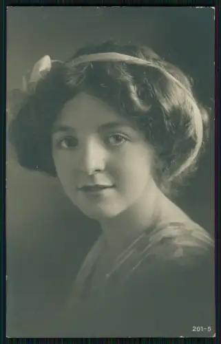 AK - Portrait junge Dame Nahaufnahme betonter Gesichtsausdruck - 1914 gelaufen