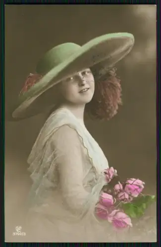 Portrait Dame Großer Hut floraler Verzierung Statussymbol der Zeit 1912 gelaufen