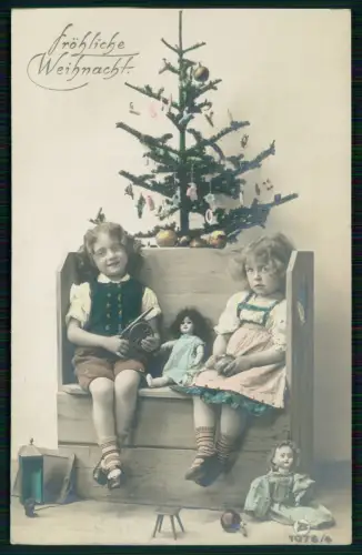 Weihnachten Kinder Weihnachtsbaum Spielzeug liebevoll arrangierte Szene 1912 gel