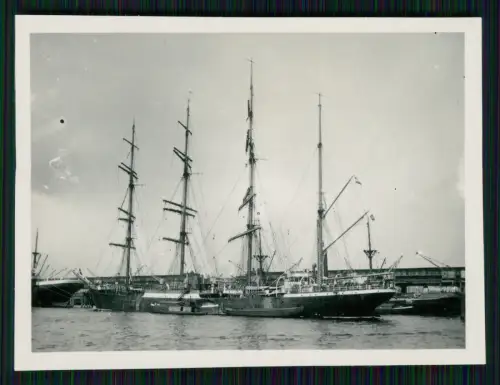 Foto - Viermastbarken Segelschiffe Hafen Hamburg ? um 1935 Passat ? Peking ?
