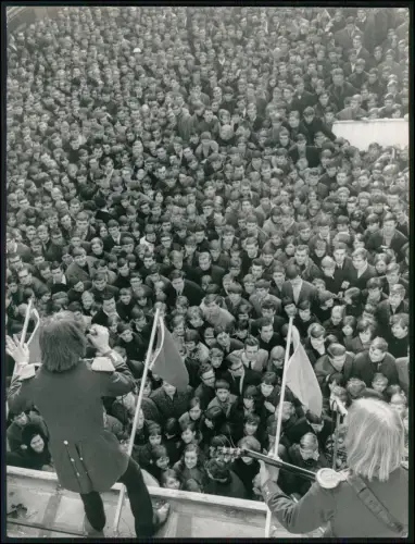 Pressefoto 22x17cm - Dortmund - The Lords 1960er enorme Menschenmenge Musik Kult