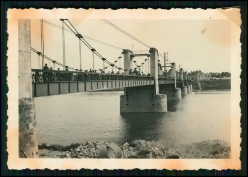 Foto Soldaten Wehrmacht - Hängebrücke von Jargeau über die Loire Frankreich 1941