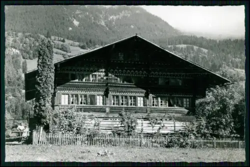 Foto AK Därstetten Bauernhaus Alpen Berner Oberland Schweiz 1950 Holzarchitektur