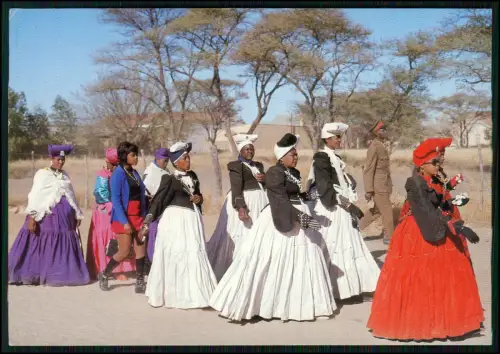 Foto AK - Afrika Herero Frauen in prächtigen viktorianisch inspirierten Kleidern
