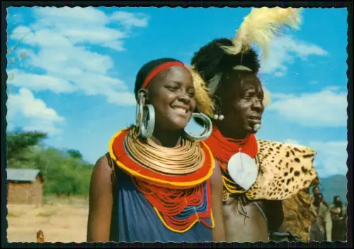 Foto AK - Afrika Turkana-Paar in traditioneller Kleidung stolzer Blick Schönheit