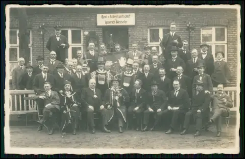 2x Foto AK Männer vor Gasthaus Schenkwirtschaft Heinrich Wesseler posieren 1933