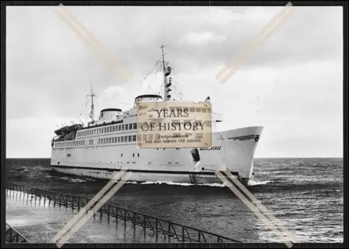 Foto Warnemünde Rostock Fährschiff der DDR Völkerfreundschaft Hafen Gäste
