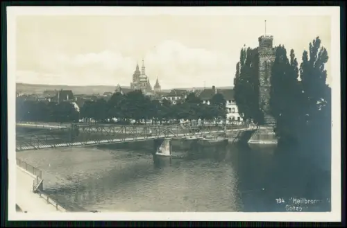 Foto AK Heilbronn Blick auf Götzenturm mit der markanten Brücke über den Neckar