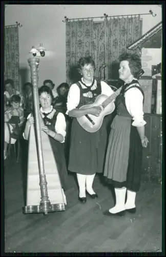 Foto AK - Trio Frauen - alpenländische Tracht  - Gitarre große Harfe auf Ständer