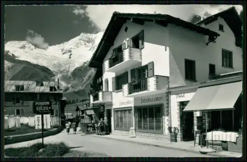Eindrucksvolle Ortsansicht - Saas Fee Schweiz Wallis Alpen Geschäfte Dorfstraße