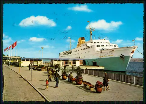 AK - Kiel Fährschiff Kronprins Harald am Oslo Kai Szene Passanten und Kaianlagen