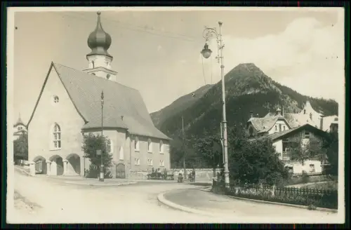 Echt Foto AK - Davos Dorf - markante Kirche mit Zwiebelturm Dorfstraße - 1915