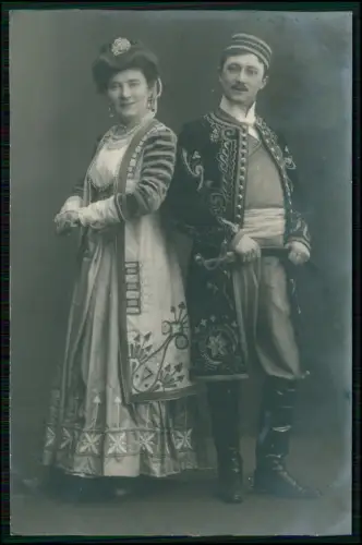 berühmtes Schauspielerpaar Kostüme aus der Operette Die lustige Witwe 1908 gel.