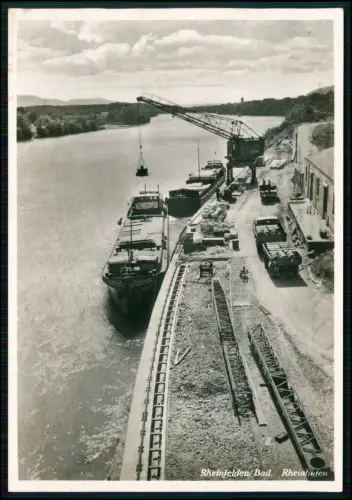 Foto AK Rheinhafen in Rheinfelden Baden großer Kran der Ladung von Schiffe hebt