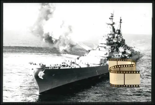 Foto 14x9cm - Schlachtschiff USS Missouri (BB-63), feuert Breitseite Japan 1945