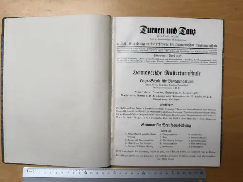 Turnen und Tanz - von Carl Loges - Gebundene Hefte Nr. 1 bis 8 - 1927 bis 1928