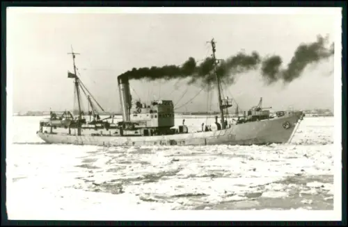 Foto AK - U-Boot Unterseeboot U-Jäger 1205 - Fischdampfer Mob-FD 81 Kriegsmarine