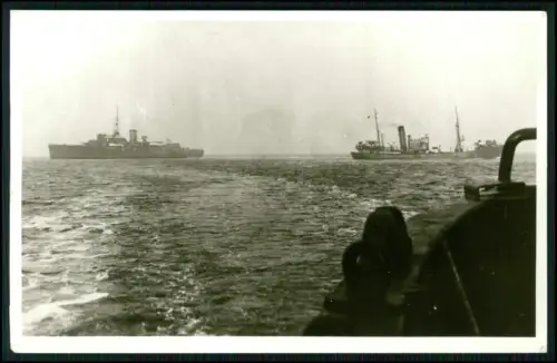 Foto AK U-Boot Unterseeboot U-Jäger - 12. U-Flottille mit Begleitschiff Tsingtau