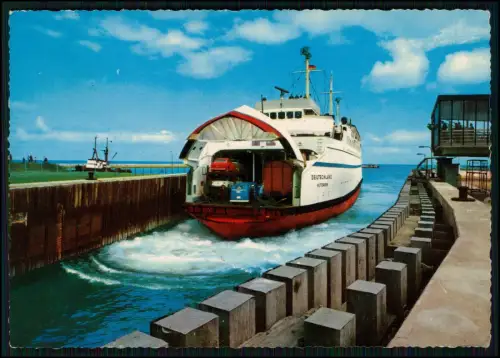 AK Fährschiff Deutschland - Fehmarn, Puttgarden, Hafenanlage mit Fährbetrieb