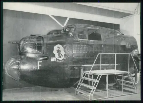 Cockpitbereich Avro Lancaster B1. Flugzeugexponat original Bugsektion m. Kanzel