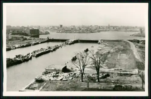 Foto AK - Wilhelmshaven Zerstörung gesprengt - Hafenanlagen Einfahrten Schleusen