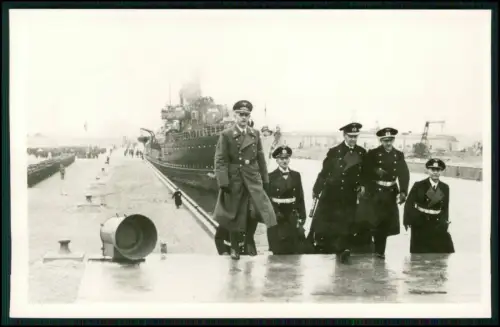 Foto AK - Raederschleuse in Wilhelmshaven - Raeder u.a. bei der Einweihung