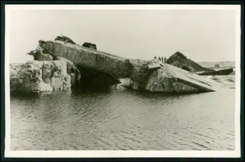 Foto AK - Raederschleuse Wilhelmshaven nach Kriegsende von den Briten gesprengt