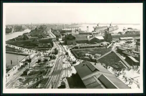 Foto AK 1. WK -  Wilhelmshaven KMW Kriegsmarinewerft Westwerft Bahnhof Luftbild
