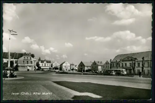 Echt Foto AK - Jever in Friesland - Weitläufige Aufnahme des Alten Marktes uvm.
