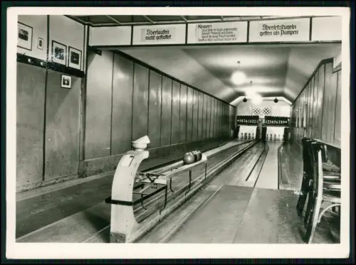 Foto AK - Detmold Lippe - Gasthof Krug zum grünen Kranze - Kegelbahn Innenraum