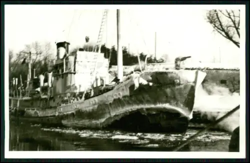 Foto AK - U-Boot-Jäger UJ 1416 "C, Treff VII" bevor zur 14. U-Bootsjagdflottille