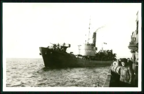 Foto AK - U-Boot-Jäger - UJ 1702 Hilfskriegsschiff - von HMS Avonvale versenkt