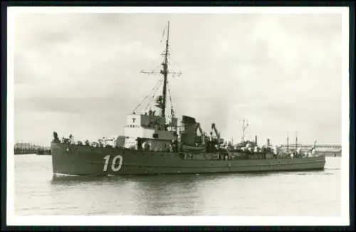 Foto AK - Minensuchboot M 10 Kriegsmarine - 1945 im Hafen von Lorient versenkt
