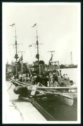 Foto AK - Minensuchboot M 24 + M 27 der deutschen Kriegsmarine Typ 1935 im Hafen