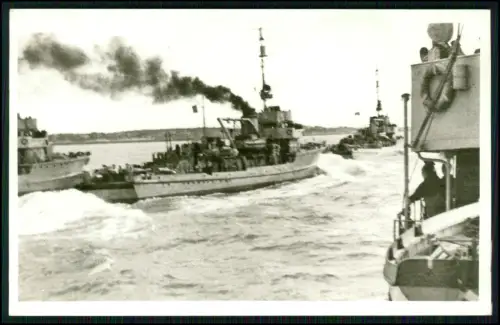 Foto AK - Minensuchboot M 256 Kriegsmarine - 1942 in Hamburg in Dienst gestellt