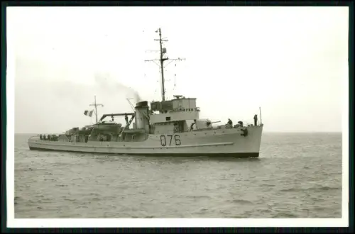 Foto AK - Minensuchboot M 605 ex 24 - französische Flagge - Neptun-Werft Rostock