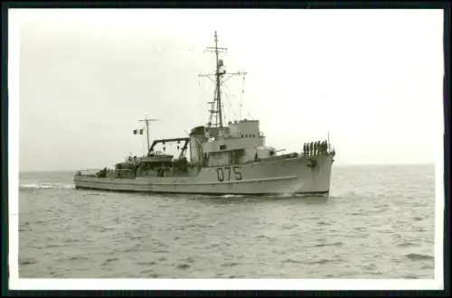 Foto AK - Minensuchboot M 607 ex 81 - französische Flagge - Neptun-Werft Rostock