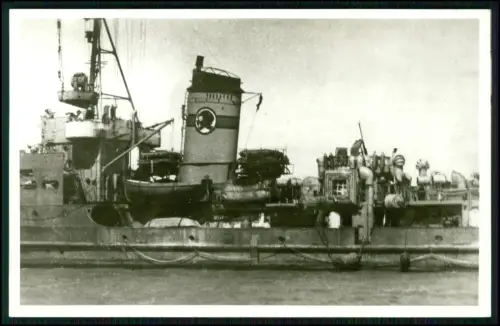 Foto AK - Minensuchboot M ? - Kriegsmarine Mittelschiff  Kennung am Schornstein